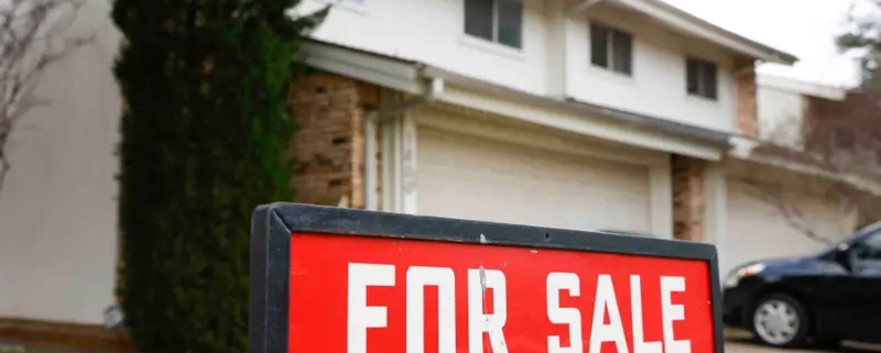 Unlock the secrets to selling your Dallas home for top dollar. Navigate preparation, pricing, marketing, negotiation, and closing with this comprehensive guide.