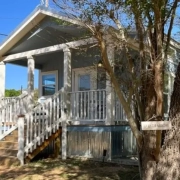 ashs032524-1 A new report by Architectural Digest magazine has revealed a small but mighty trend rising in Texas: luxury tiny homes.